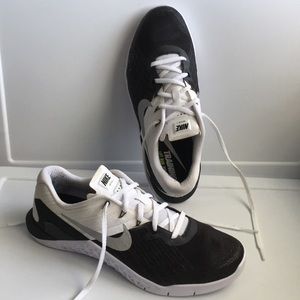 Nike Metcon 3 athletic sneakers